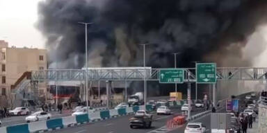 Rauchwolke &uuml;ber Teheran