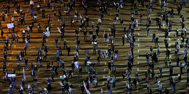 Tel Aviv: Massen-Demo mit Sicherheitsabstand und Masken