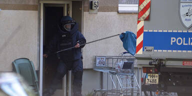 Geisel in Telefonzelle eingesperrt