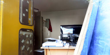 Geisel in Telefonzelle eingesperrt