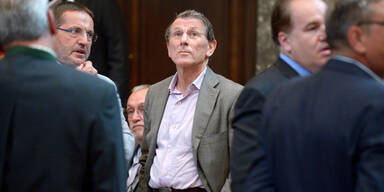 Telekom-Prozess: Ex-Chef Fischer plädiert auf unschuldig