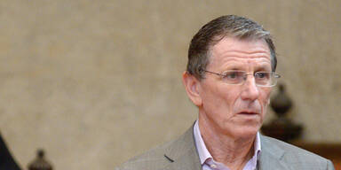 Telekom-Prozess: Ex-Chef Fischer plädiert auf unschuldig