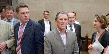 Telekom-Prozess: Ex-Chef Fischer plädiert auf unschuldig