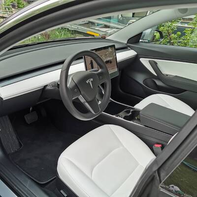 Model 3 AWD Long Range