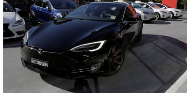 Tesla Model S: 900 km mit einer Akkuladung