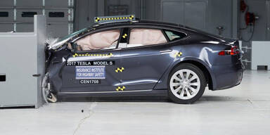 Tesla Model S patzte erneut bei Crashtest