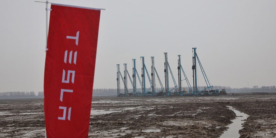 Tesla legte Grundstein für Werk in Shanghai