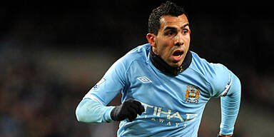 Tevez bleibt, Pirlo geht