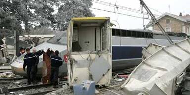 Französischer Super-Zug prallte auf LKW