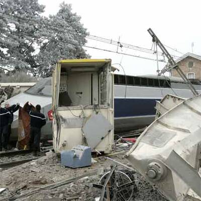 Französischer TGV prallte auf LKW