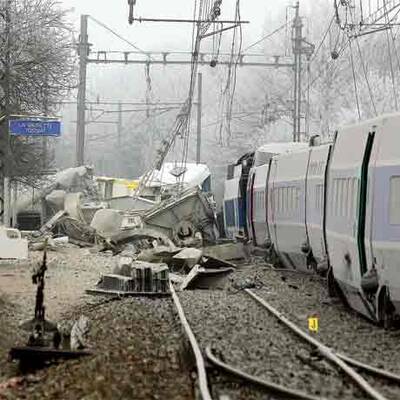 Französischer TGV prallte auf LKW
