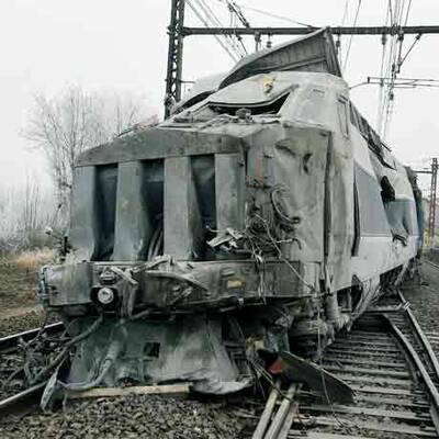 Französischer TGV prallte auf LKW