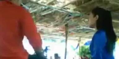 Gesangs-Duo bringt Dach zum Einsturz