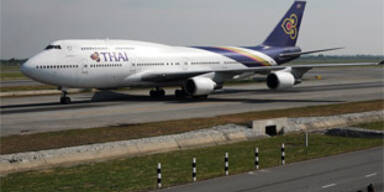 Erste Maschine in Bangkok gelandet