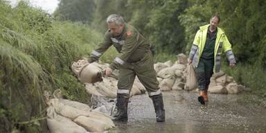 30.000 Helfer im Dauereinsatz 