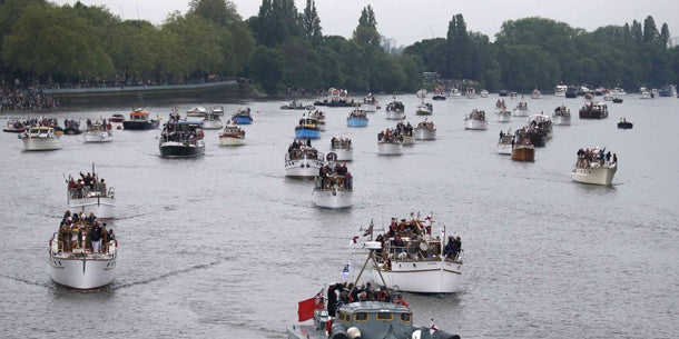 Queen Elizabeth II Themse Parade