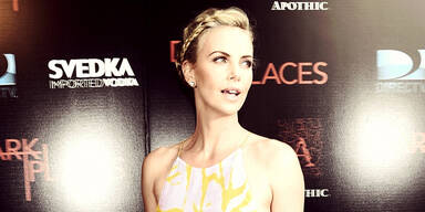 Theron adoptierte zweites Kind