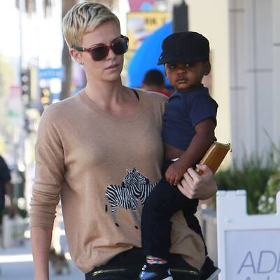 Charlize Theron: Stolze Adoptiv-Mutti
