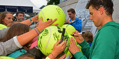 Alle feiern Tennis-Thiem