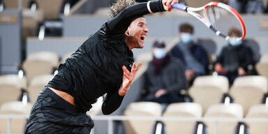 Dominic Thiem mit Schl&auml;ger