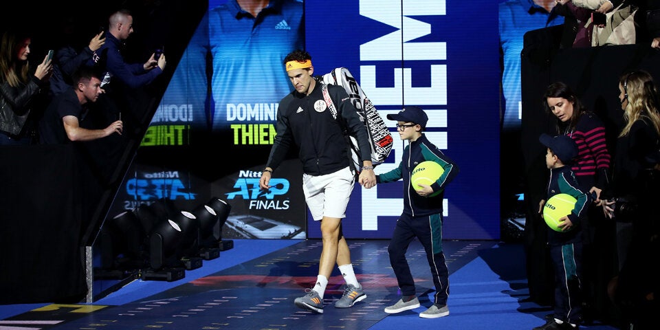 Thiem ringt Federer bei Finals nieder