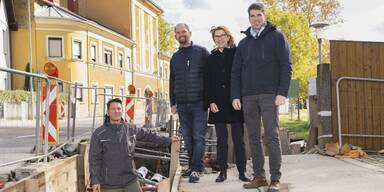 &nbsp;Netz N&Ouml; Projektleiter Hubert Michtner, B&uuml;rgermeister Thomas Speigner, B&uuml;rgermeisterin Andrea V&ouml;lkl und EVN W&auml;rme Projektleiter Christian Brenner.&nbsp;