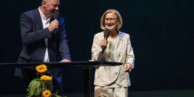 "Kinder sind das Wertvollste": Landeshauptfrau-Empfang für neue Lehrer