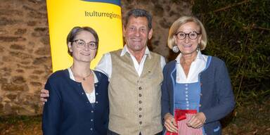 Bürgermeisterin Elisabeth Wachter, Moderator Franz Posch und Landeshauptfrau Johanna Mikl-Leitner 