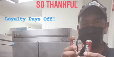 27 Jahre ohne Fehltag: DIESES Geschenk bekommt Burger-King-Mitarbeiter