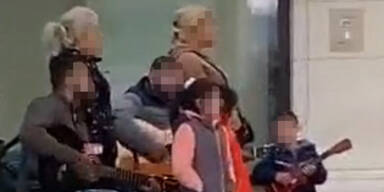 Brutal: Eltern lassen Kinder betteln