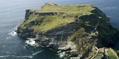 Brite ertrinkt beim Verstreuen von Asche