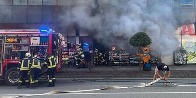 Brand in W&ouml;rgl f&uuml;hrt zu Stra&szlig;ensperre