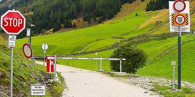 Die Stra&szlig;e ist seit 2021 gesperrt.