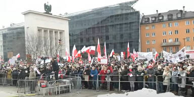 Tausende bei Corona-Demo mit Kickl