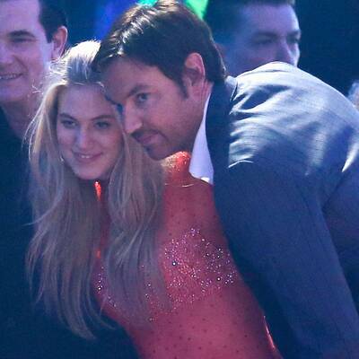 Whitney Sudler Smith jubelt Larissa Marolt zu