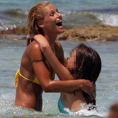 Süße Badenixe: Michelle Hunziker auf Formentera