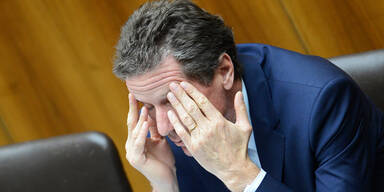 Minister: Kollaps im Parlament