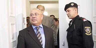 Staranwalt
auf der Anklagebank