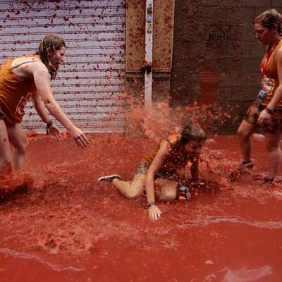 Unwetter bei größter Tomatenschlacht der Welt