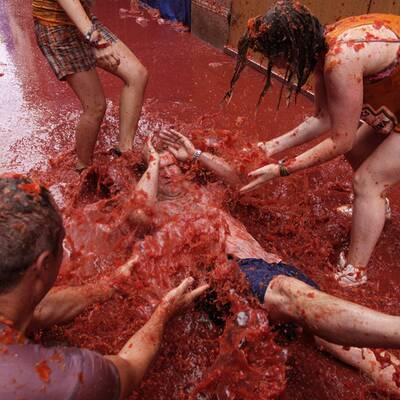 Unwetter bei größter Tomatenschlacht der Welt