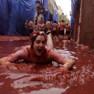 Unwetter bei größter Tomatenschlacht der Welt