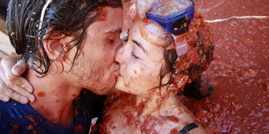 Tomatenschlacht taucht Bunol in rote So&szlig;e