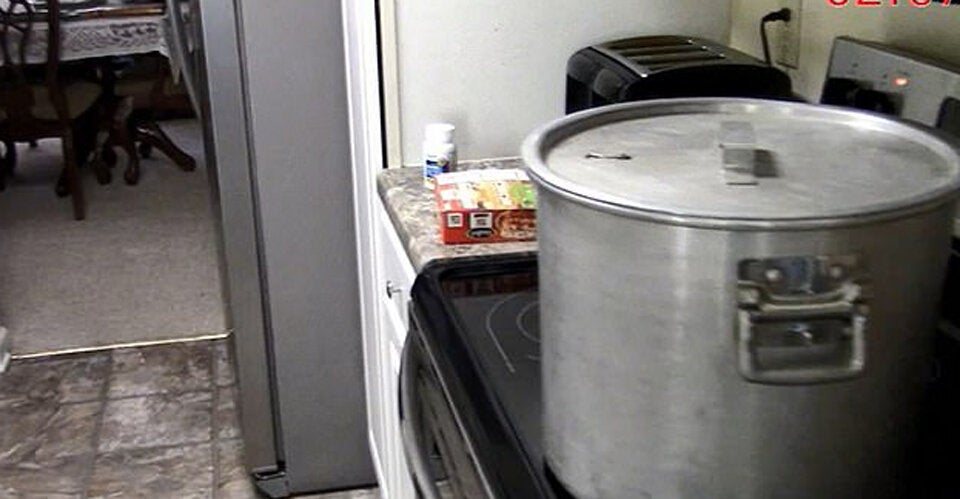 Sohn kochte Kopf von eigener Mutter im Suppentopf