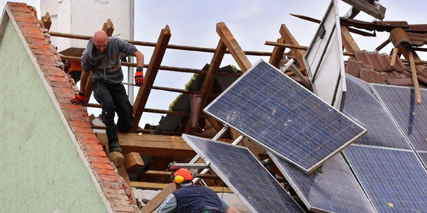 Tornado verwüstet Dorf in Bayern