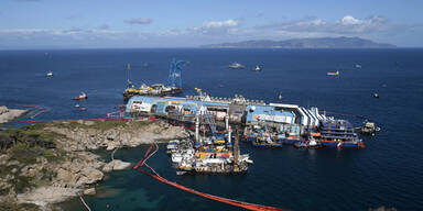 Costa Concordia wird geborgen