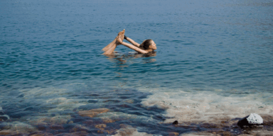 So gef&auml;hrlich kann Baden im Toten Meer sein