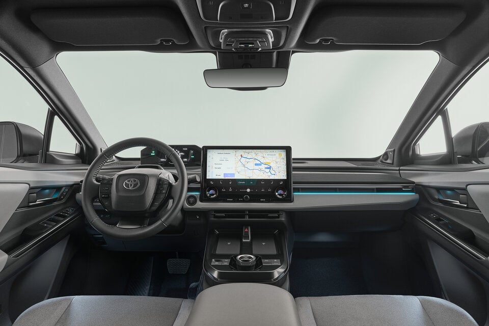 Leistung kann der C-HR+ bis zu 340 PS haben.