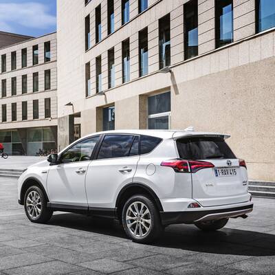 RAV4 Hybrid (2015)