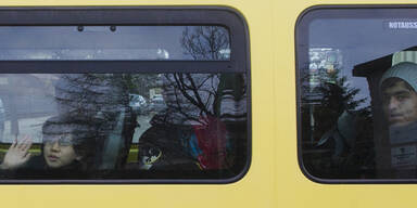 Asyl-Streit: Pröll siegt, droht aber weiter