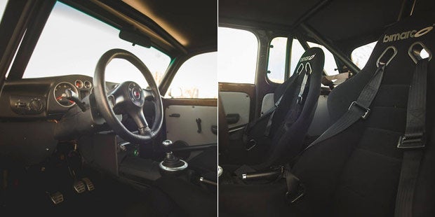 Dieser Trabi hängt einen Porsche 911 ab